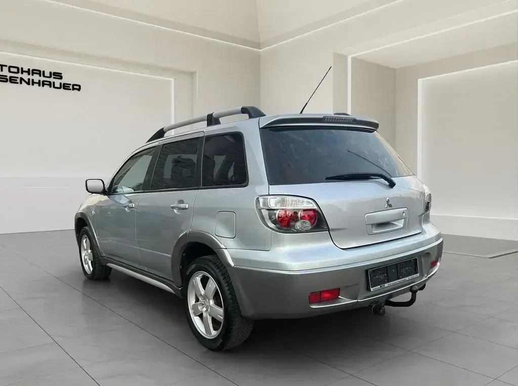 Gebraucht Mitsubishi Outlander Intense 160 PS (117 kW) 2005 Silber SUV
