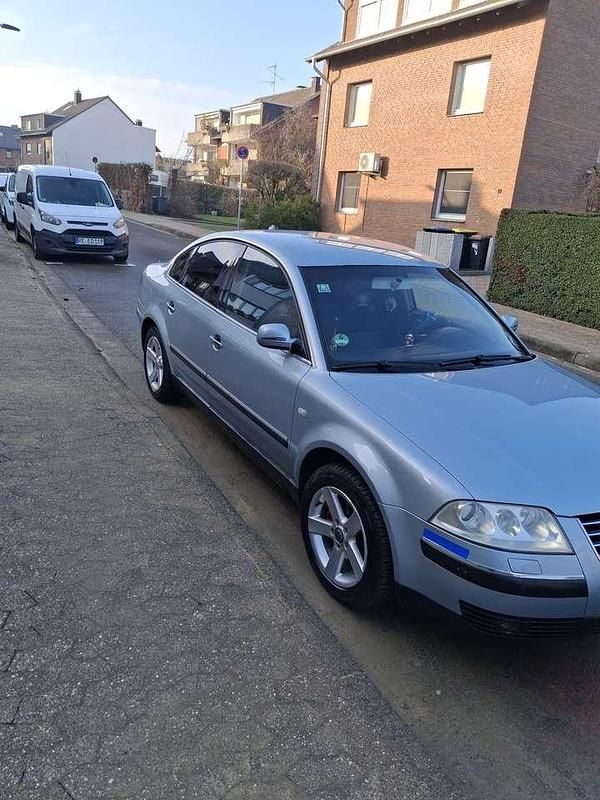 Gebraucht VW Passat 150 PS (110 kW) 2002 Blau Limousine