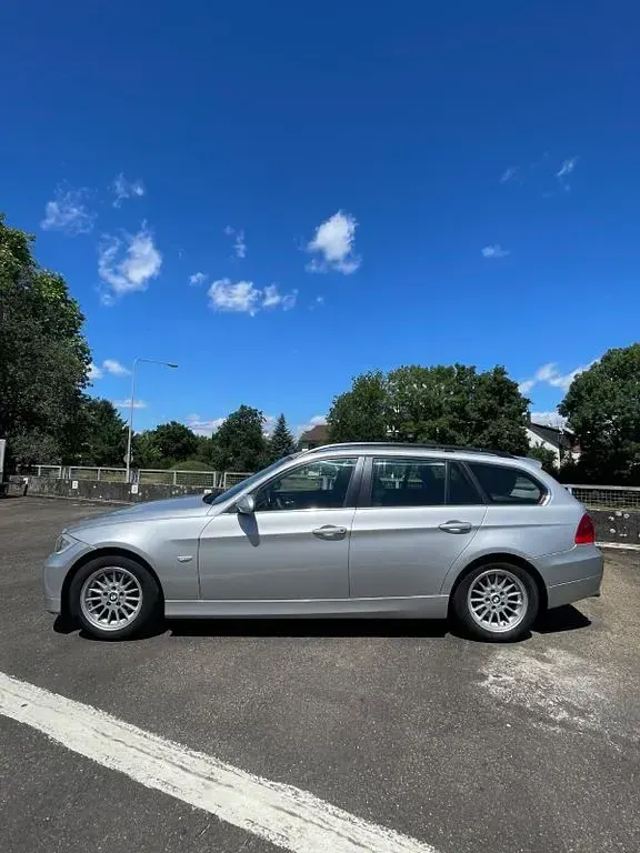 Gebraucht BMW 325 219 PS (161 kW) 2005 Silber Kombi