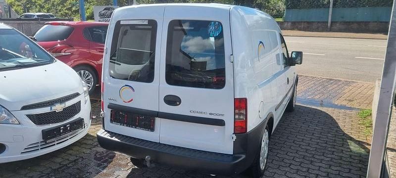 Gebraucht Opel Combo 94 PS (69 kW) 2010 Weiß Van / Kleinbus