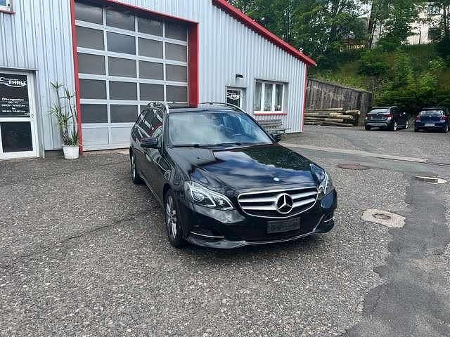 Obsidianschwarz metalliclack Gebraucht 2016 Mercedes E220 Kombi | 14.800 € - Bild 1/4