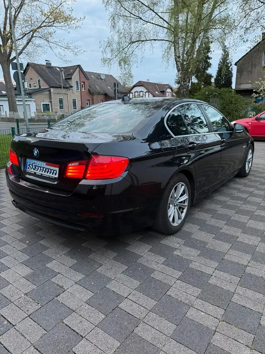 Gebraucht BMW 530 258 PS (189 kW) 2011 Schwarz Limousine