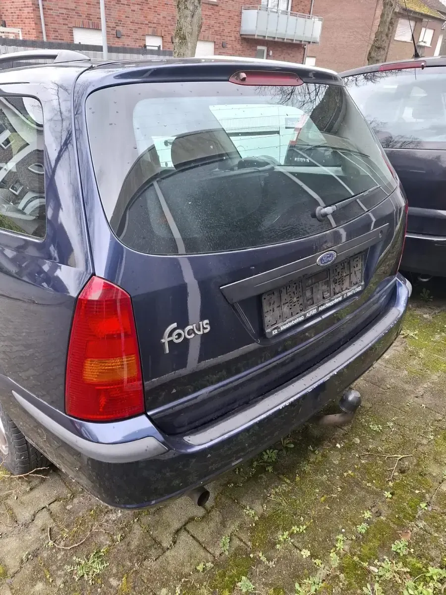 Usata Ford Focus 101 CV (74 kW) 2003 Blu Station wagon