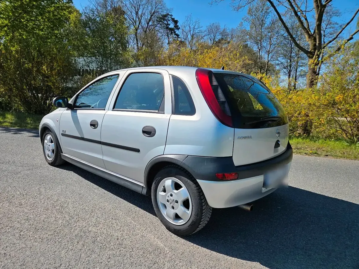 Usata Opel Corsa 75 CV (55 kW) 2003 Argento Utilitaria