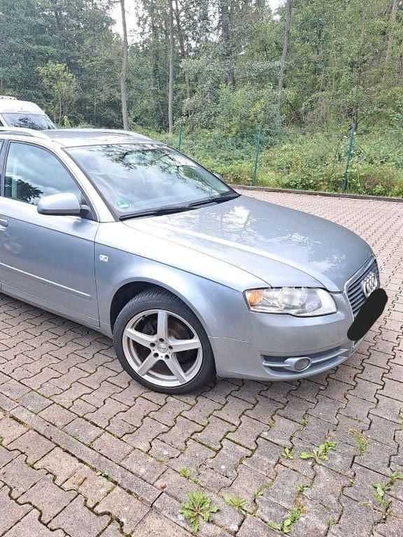 Grau Gebraucht 2005 Audi A4 Kombi | 3.200 € (Guter Preis) - Bild 1/4