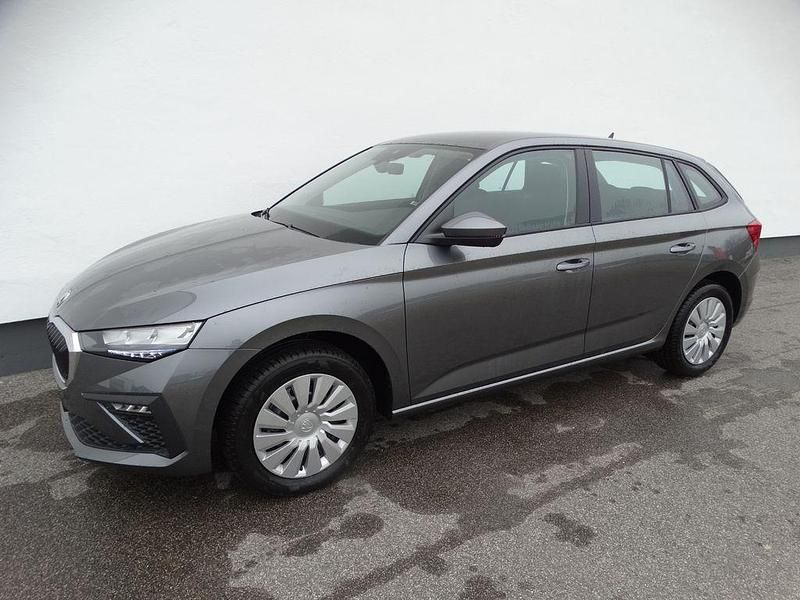 Neu Skoda Scala Drive 116 PS (85 kW) 2026 Grau Kleinwagen