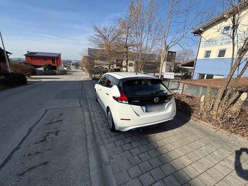 Gebraucht Nissan Leaf 110 kW (150 PS) 2021 Weiß Kleinwagen