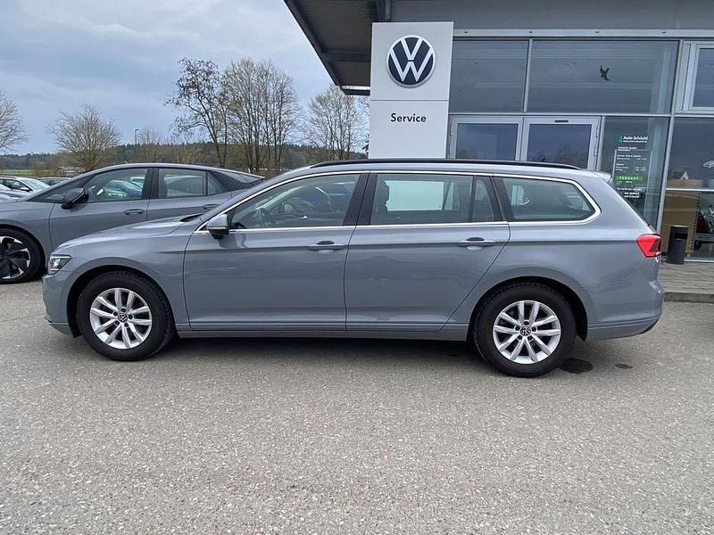Gebraucht VW Passat Business 150 PS (110 kW) 2023 Grau Kombi