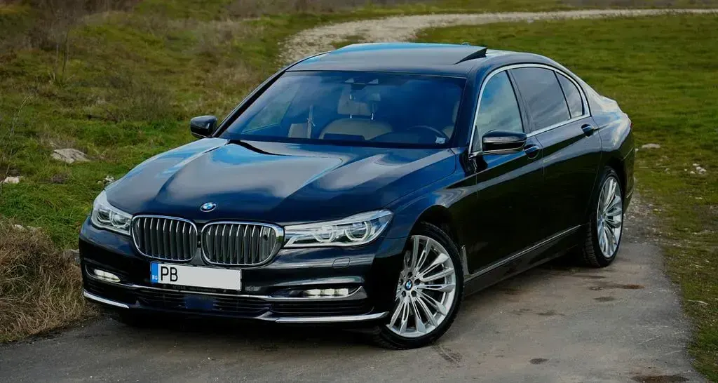 Gebraucht BMW 750L 449 PS (330 kW) 2016 Grau Limousine
