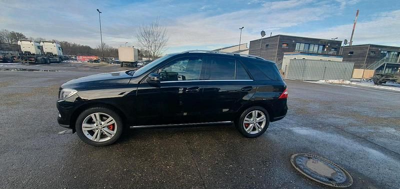 Gebraucht Mercedes ML250 204 PS (150 kW) 2013 Schwarz SUV