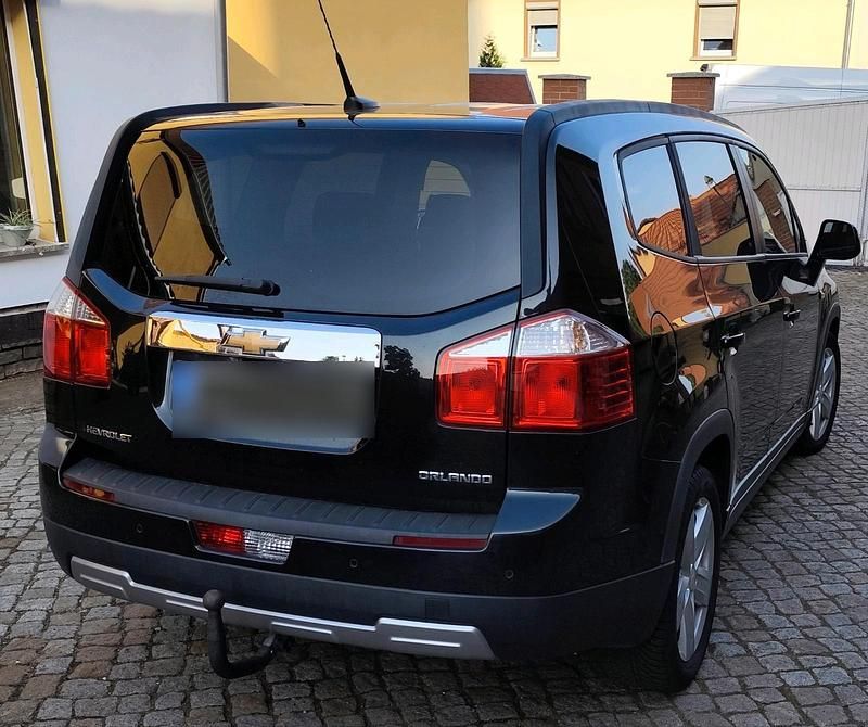 Gebraucht Chevrolet Orlando 163 PS (119 kW) 2013 Schwarz Van / Kleinbus