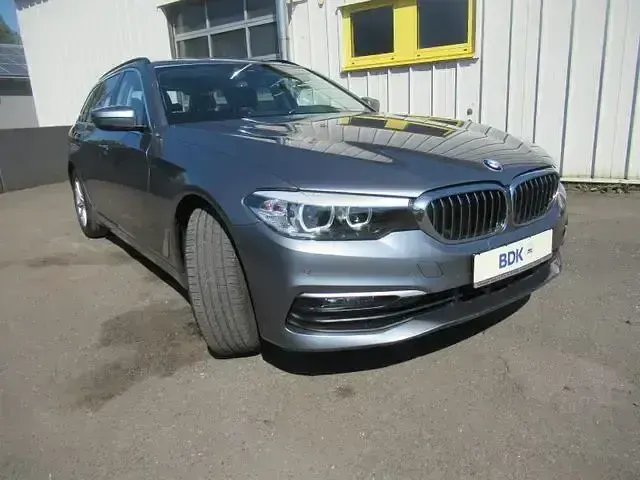 Gebraucht BMW 520 Performance 190 PS (139 kW) 2019 Blau Kombi