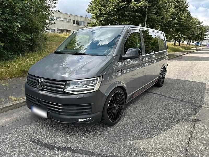 Gebraucht VW Transporter 150 PS (110 kW) 2018 Grau Van