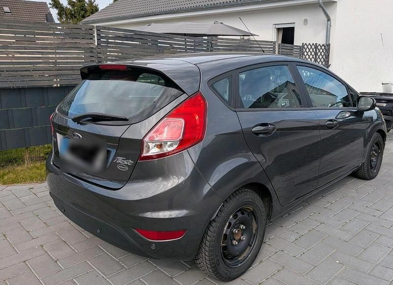 Gebraucht Ford Fiesta Titanium 101 PS (74 kW) 2017 Grau Limousine