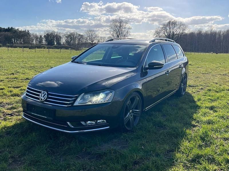 Gebraucht VW Passat Highline 211 PS (155 kW) 2012 Braun Kombi