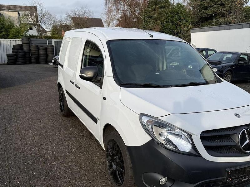 Gebraucht Mercedes Citan 108 75 PS (55 kW) 2019 Arktikweiss Van / Kleinbus