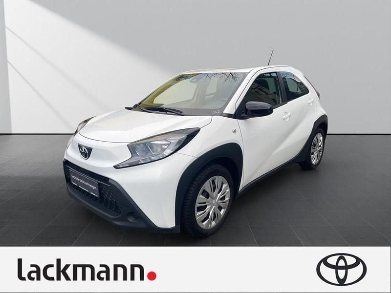 Super (pure) white ii Gebraucht 2022 Toyota Aygo X Play SUV | 12.990 € (Guter Preis) - Bild 1/4