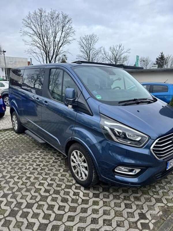 Jeansblau Gebraucht 2023 Ford Tourneo Titanium X Kombi | 49.999 € (Etwas zu teuer) - Bild 1/2