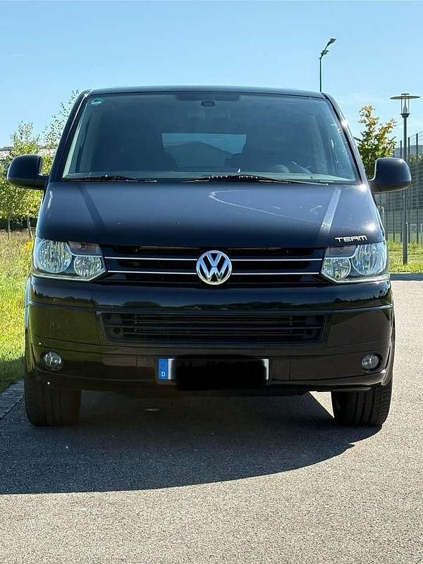 Schwarz Gebraucht 2011 VW T5 Team Van | 20.799 € - Bild 1/4