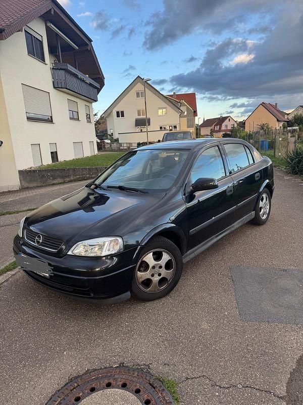 Gebraucht 2000 Opel Astra Limousine | 900 € (Guter Preis) - Bild 1/4