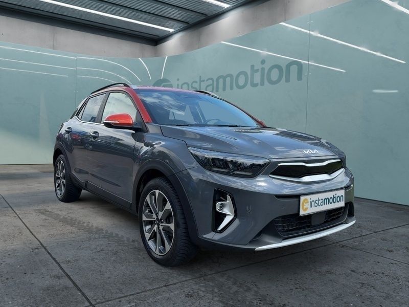 Grau Gebraucht 2022 Kia Stonic Spirit SUV | 22.490 € (Etwas zu teuer) - Bild 1/4