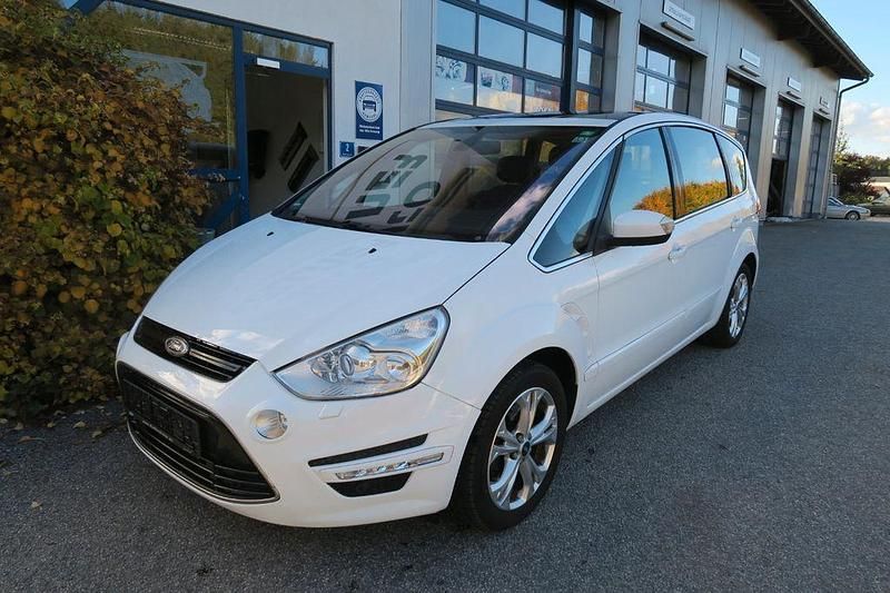 Weiß Gebraucht 2013 Ford S-MAX Titanium Van / Kleinbus | 5.500 € (Superpreis) - Bild 1/4