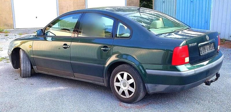 Gebraucht VW Passat 150 PS (110 kW) 1996 Grün Limousine