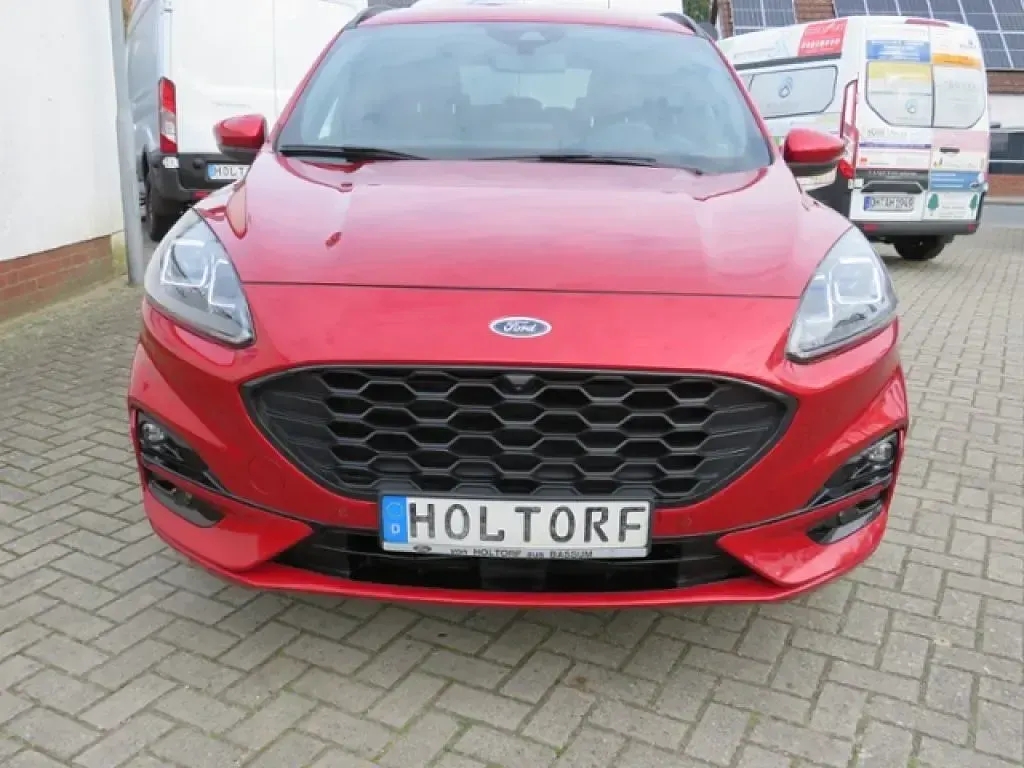 Używany Ford Kuga 152 KM (111 kW) 2022 Czerwony SUV