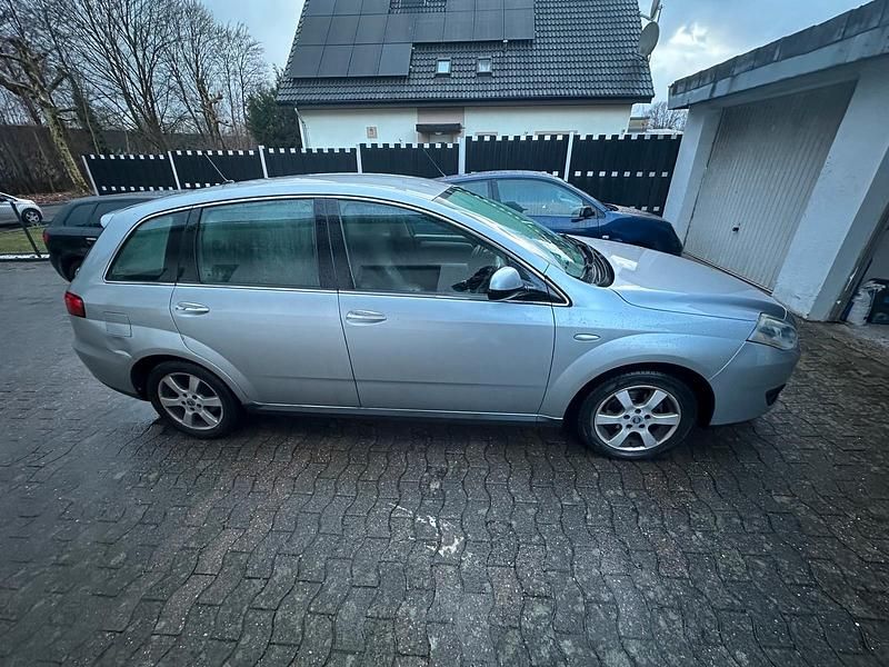 Gebraucht Fiat Croma 150 PS (110 kW) 2009 Silber Kombi