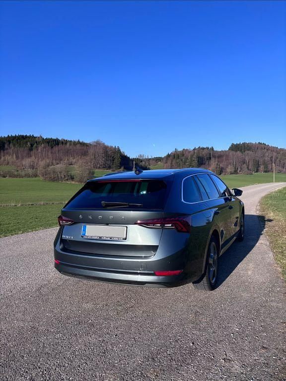 Second-hand Skoda Octavia Style 150 CP (110 kW) 2020 Gri Break