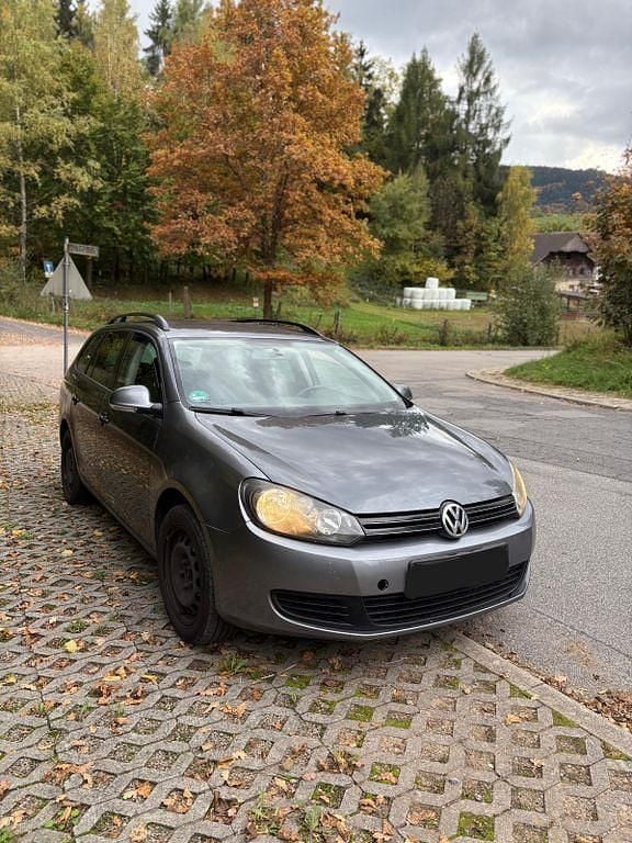 Grau Gebraucht 2010 VW Golf VI Trendline Kleinwagen | 1.800 € (Superpreis) - Bild 1/4