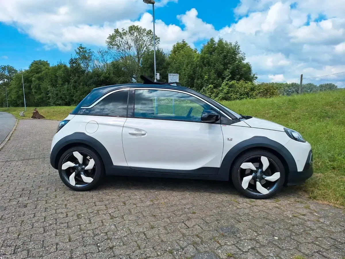 Gebraucht Opel Adam Rocks 116 PS (85 kW) 2016 Weiß Kleinwagen