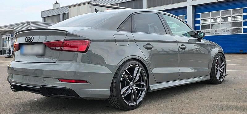 Second-hand Audi A3 S-Line 150 CP (110 kW) 2019 Gri Berlinǎ