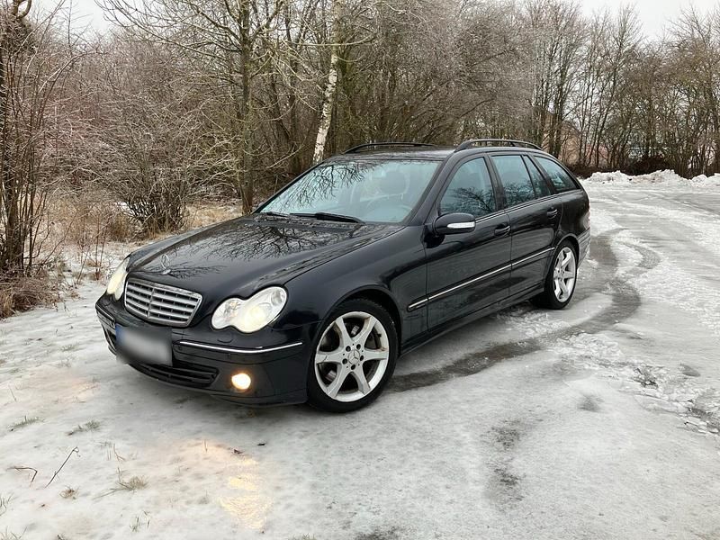 Gebraucht Mercedes C320 224 PS (164 kW) 2005 Blau Kombi