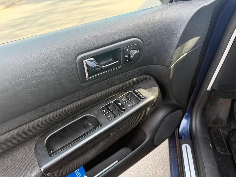 Gebraucht VW Golf IV 101 PS (74 kW) 2000 Blau Kleinwagen