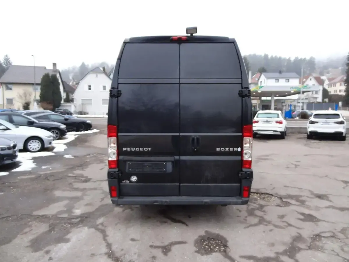Gebraucht Peugeot Boxer 131 PS (96 kW) 2013 Braun Van