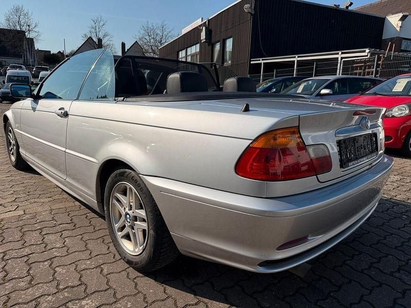 Gebraucht BMW 318 Cabriolet 143 PS (105 kW) 2002 Silber Cabrio