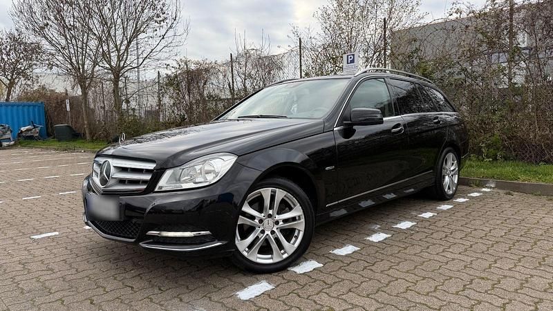 Gebraucht Mercedes C220 Elegance 170 PS (125 kW) 2012 Schwarz Kombi