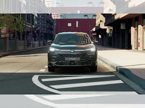 Neu VW T-Roc R-line 150 PS (110 kW) 2025 Schwarz (grenadillschwarz metallic) SUV