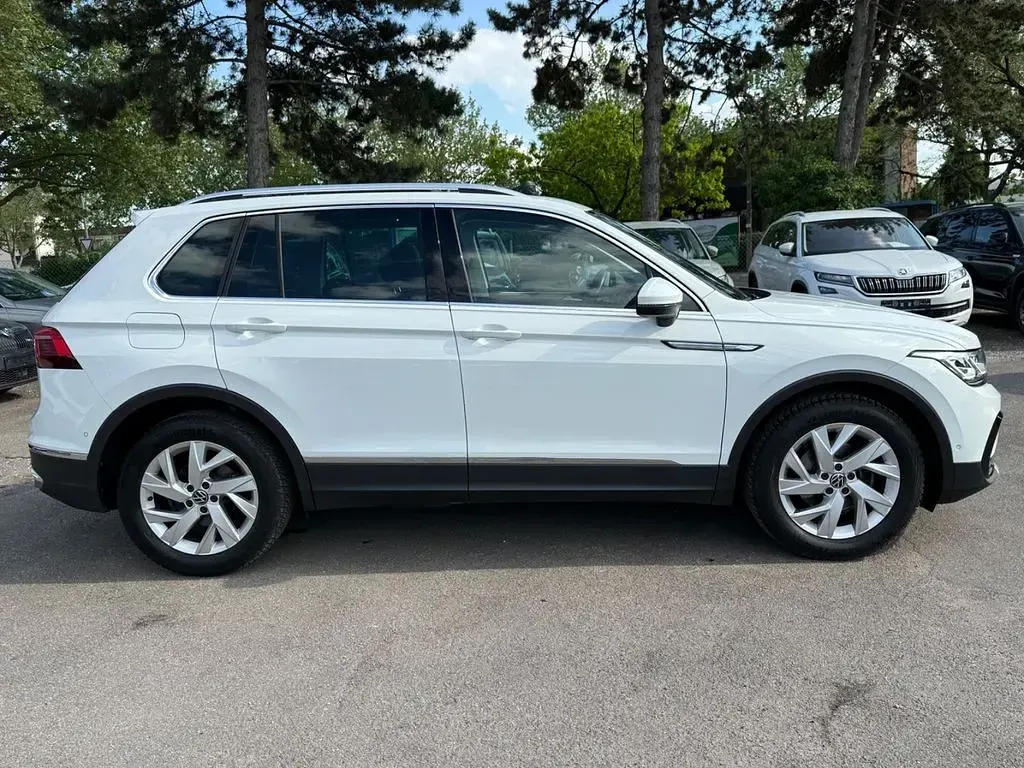 Gebraucht VW Tiguan Elegance 330 PS (242 kW) 2023 Weiß SUV