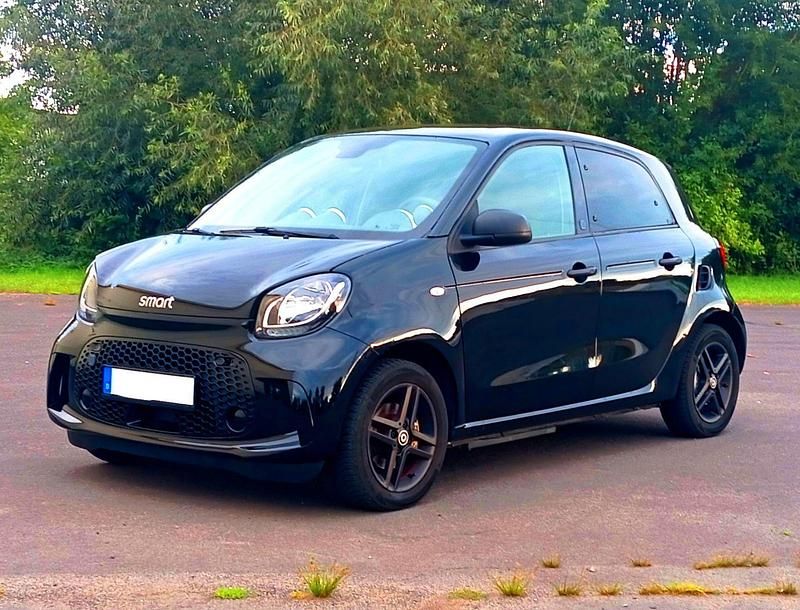 Schwarz Gebraucht 2020 Smart ForFour Electric Drive Passion Kleinwagen | 8.799 € (Guter Preis) - Bild 1/4