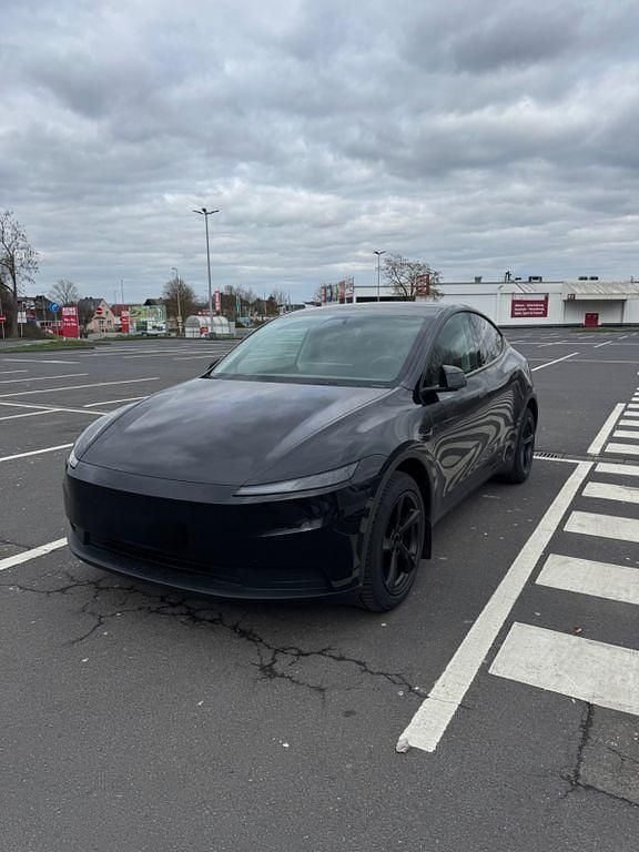 Neu Tesla Model Y 188 kW (256 PS) 2026 Schwarz SUV