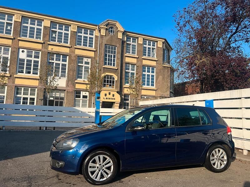 Gebraucht VW Golf VI Style 105 PS (77 kW) 2011 Blau Kleinwagen