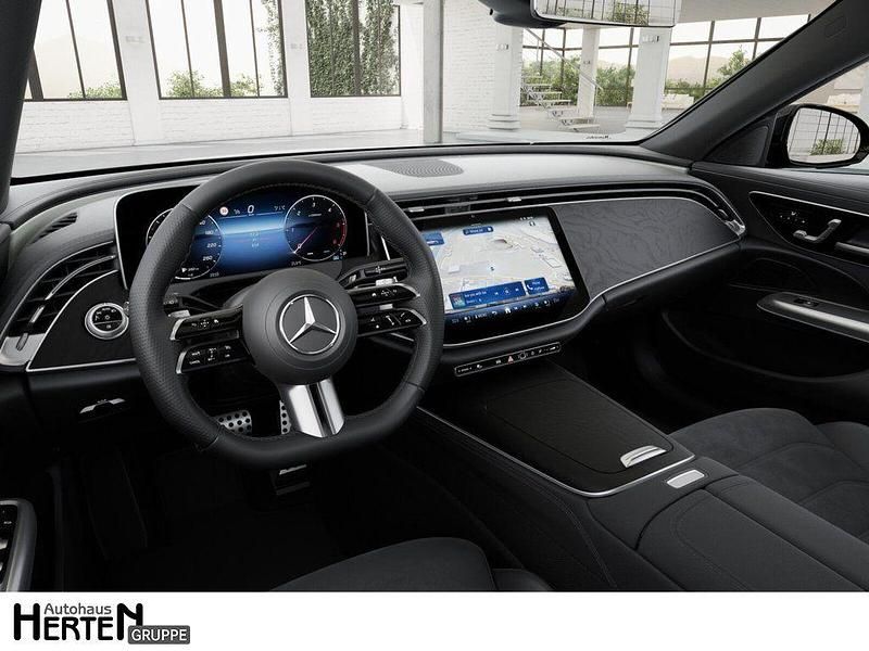 Gebraucht Mercedes E220 AMG 197 PS (144 kW) 2025 Lack obsidianschwarz Limousine