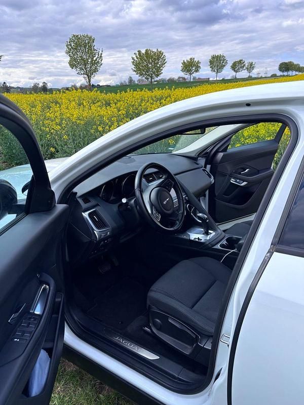 Usata Jaguar E-Pace 150 CV (110 kW) 2020 Bianco SUV
