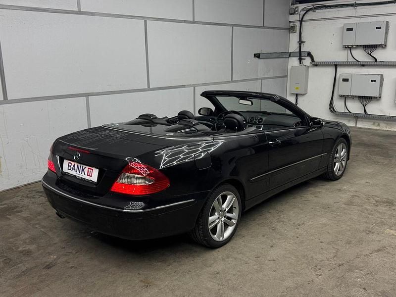Gebraucht Mercedes CLK200 163 PS (119 kW) 2006 Schwarz Cabrio