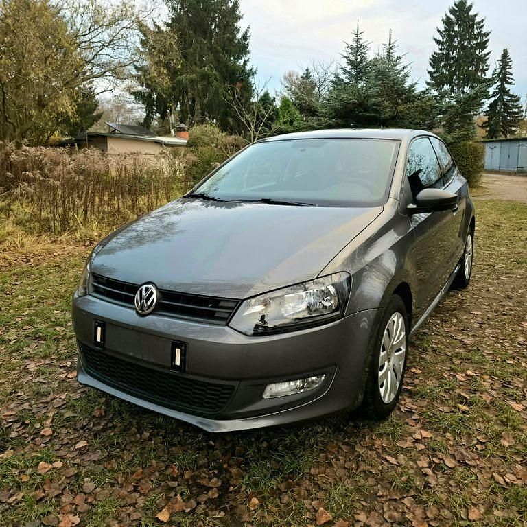 Grau Gebraucht 2013 VW Polo Kleinwagen | 4.290 € (Fairer Preis) - Bild 1/4