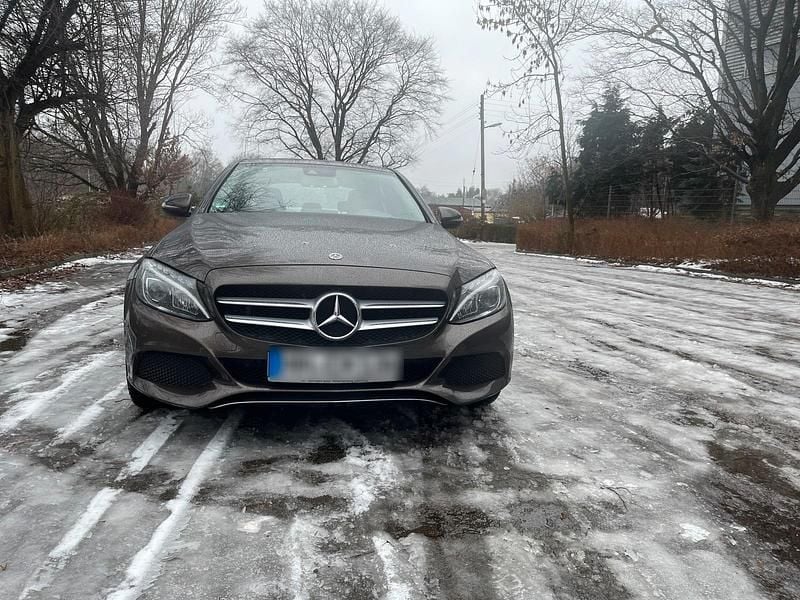 Gebraucht Mercedes C220 Avantgarde 170 PS (125 kW) 2017 Braun Limousine