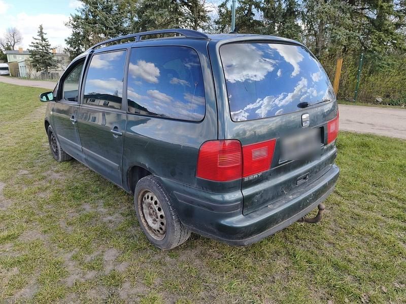 Używany Seat Alhambra 115 KM (84 kW) 2004 Zielony Minivan