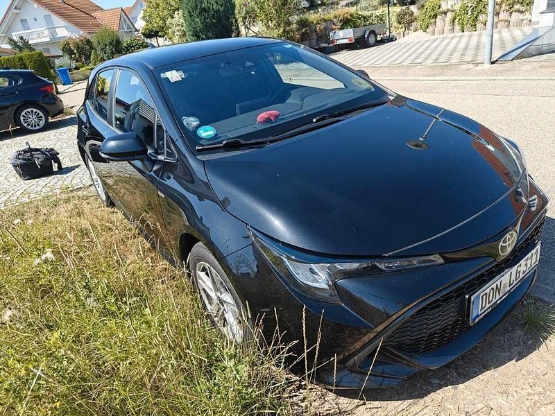 Schwarz Gebraucht 2020 Toyota Corolla Comfort Limousine | 15.750 € (Fairer Preis) - Bild 1/4